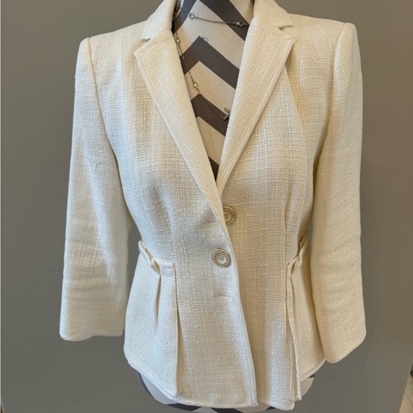Nanette Lenore off white linen blazer - Picture 2 of 7